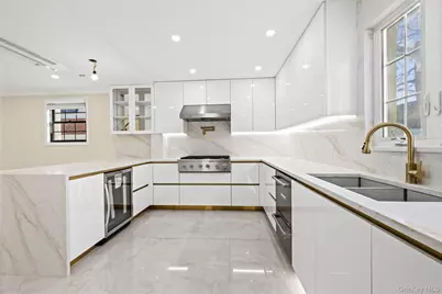 7662 174th Street, Fresh Meadows, NY 11366 - Photo 10