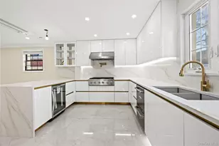 76-62 174th St, Fresh Meadows, NY 11366 - Photo 10