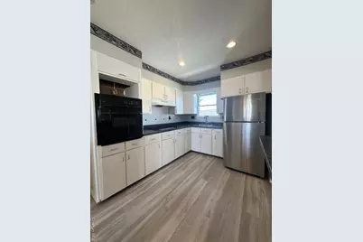 305 Deauville Parkway, Lindenhurst, NY 11757 - Photo 6