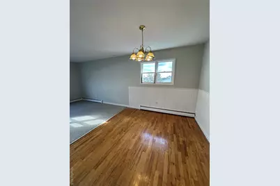 305 Deauville Parkway, Lindenhurst, NY 11757 - Photo 4