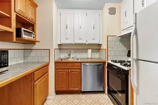 395 Westchester Ave, Port Chester, NY 10573 - Photo 8