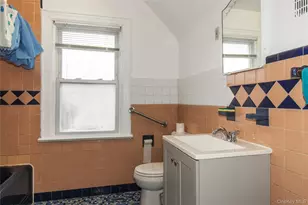 15 Clyde Ave, Hempstead, NY 11550 - Photo 10