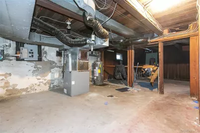 15 Clyde Avenue, Hempstead, NY 11550 - Photo 22