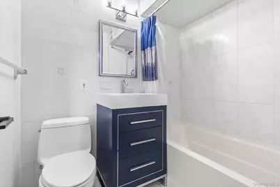 1209 E Broadway #D15, Hewlett, NY 11557 - Photo 12