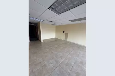 612 Jericho Turnpike #612, New Hyde Park, NY 11040 - Photo 4