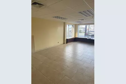 612 Jericho Turnpike #612, New Hyde Park, NY 11040 - Photo 2