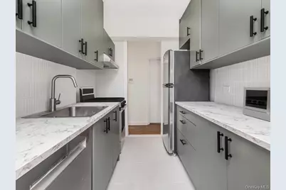 645 W 239th Street #6C, Bronx, NY 10463 - Photo 6