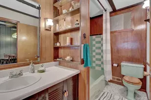 35 19th Ave, Bay Shore, NY 11706 - Photo 10