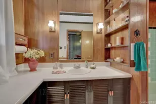 35 19th Ave, Bay Shore, NY 11706 - Photo 12