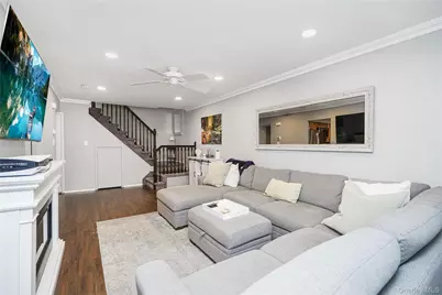 68 Gina Court, New York, NY 10314 - Photo 12