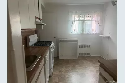 51-10 248 Street, Douglaston, NY 11362 - Photo 4
