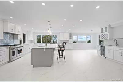 52 Woodland Road, Roslyn, NY 11576 - Photo 6