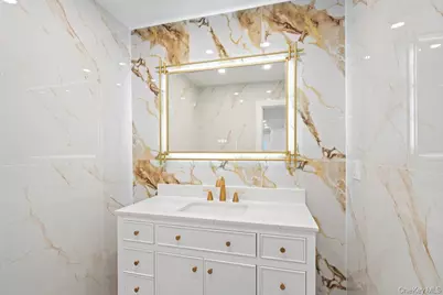 52 Woodland Road, Roslyn, NY 11576 - Photo 4