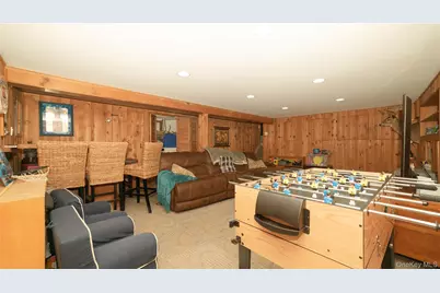 105 7th Street, Hicksville, NY 11801 - Photo 18