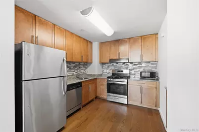 40-28 College Point Boulevard #1002, Flushing, NY 11354 - Photo 8