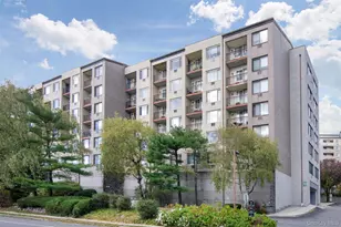 703 Pelham Rd, New Rochelle, NY 10805 - Photo 2