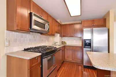 703 Pelham Road #407, New Rochelle, NY 10805 - Photo 4