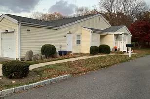 401 Cabot Ct E, Saint James, NY 11780 - Photo 18