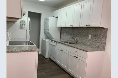 401 Cabot Court E, Saint James, NY 11780 - Photo 6