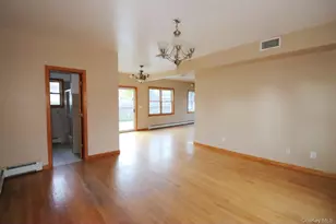 156 Oak St, Amityville, NY 11701 - Photo 16