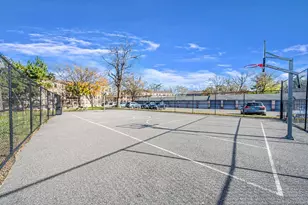 8 Terrace Cir, Great Neck, NY 11021 - Photo 14