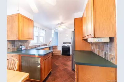 22 Breckenridge Avenue, Port Chester, NY 10573 - Photo 8