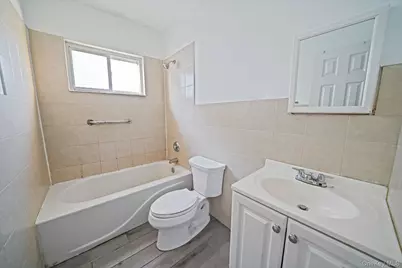 110 2nd Avenue, Bay Shore, NY 11706 - Photo 18