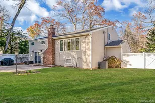 28 Cedarwood Ln, Commack, NY 11725 - Photo 8