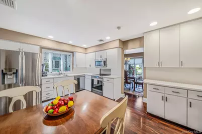 28 Cedarwood Lane, Commack, NY 11725 - Photo 18