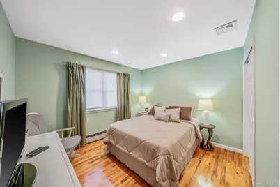 28 Cedarwood Lane, Commack, NY 11725 - Photo 36