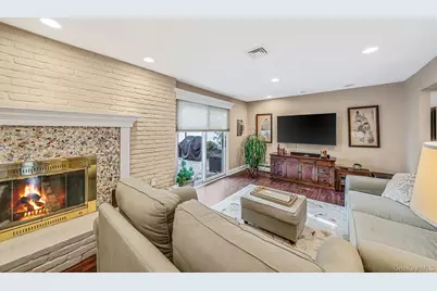 28 Cedarwood Lane, Commack, NY 11725 - Photo 24