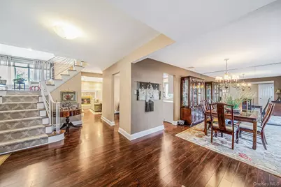 28 Cedarwood Lane, Commack, NY 11725 - Photo 12