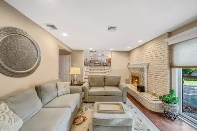 28 Cedarwood Lane, Commack, NY 11725 - Photo 22