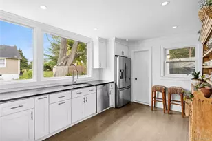 13 Willow Shade Ave, East Quogue, NY 11942 - Photo 4