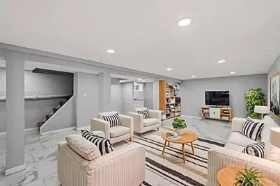 28 Cornwall Lane, Hempstead, NY 11550 - Photo 12