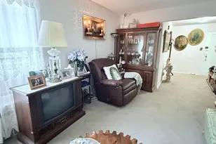 83-15 98 St, Woodhaven, NY 11421 - Photo 2