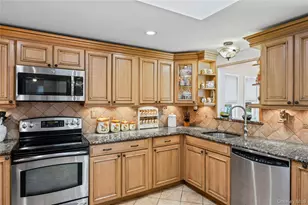 4 Madach St, Ronkonkoma, NY 11779 - Photo 14
