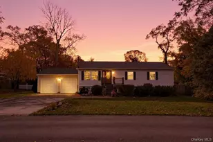 4 Madach St, Ronkonkoma, NY 11779 - Photo 2