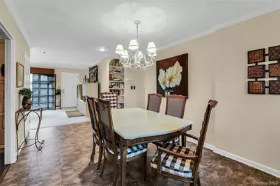 27 Abbey Lane, Plainview, NY 11803 - Photo 6