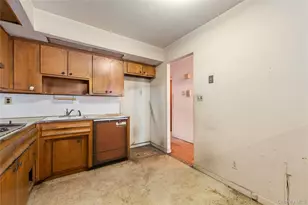 71-34 Kissena Blvd, Flushing, NY 11367 - Photo 16