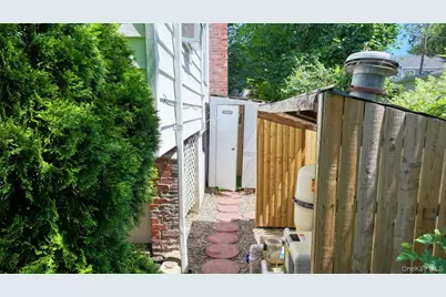 32 Biltmore Avenue, Yonkers, NY 10710 - Photo 42