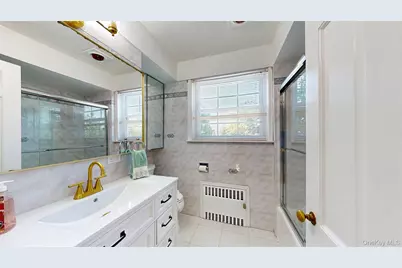 32 Biltmore Avenue, Yonkers, NY 10710 - Photo 20