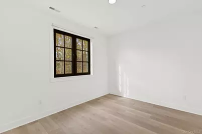 100 E Putnam Avenue #304, Greenwich, CT 06807 - Photo 8