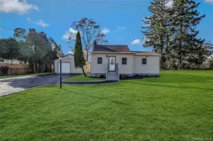 8 Pansy Rd, Rocky Point, NY 11778 - Photo 2