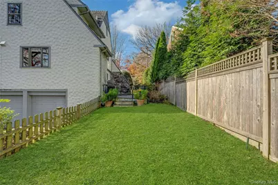 986 Plymouth Street, Pelham, NY 10803 - Photo 6