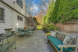 986 Plymouth St, Pelham, NY 10803 - Photo 8