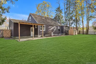 1392 Manor Lane, Bay Shore, NY 11706 - Photo 10