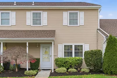 112 Cedar Shake Court, Huntington Station, NY 11746 - Photo 4