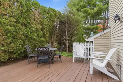 112 Cedar Shake Court, Huntington Station, NY 11746 - Photo 22