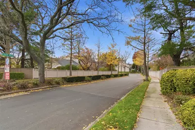 112 Cedar Shake Court, Huntington Station, NY 11746 - Photo 2